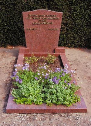 Enkel monument Ruby Red graniet (EM006) Enkel monument Ruby Red graniet (EM006)