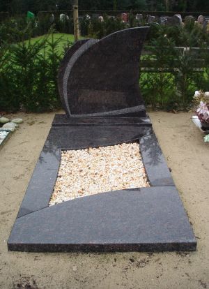 Enkel monument Tan Brown graniet (EM021) Enkel monument Tan Brown graniet (EM021)