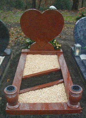 Enkel monument hartmodel Ruby Red (EM038) Enkel monument hartmodel Ruby Red (EM038)