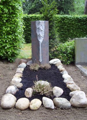 Ruwe steen graniet met keien Ruwe steen graniet met keien